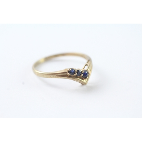 70 - 9ct gold sapphire wishbone dress ring (1.3g) Size N 1/2