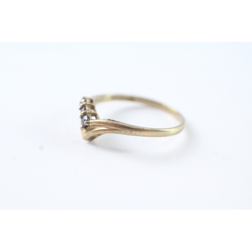 70 - 9ct gold sapphire wishbone dress ring (1.3g) Size N 1/2