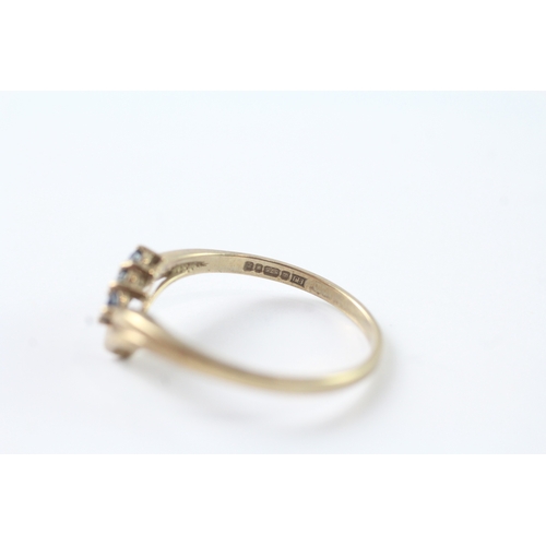 70 - 9ct gold sapphire wishbone dress ring (1.3g) Size N 1/2