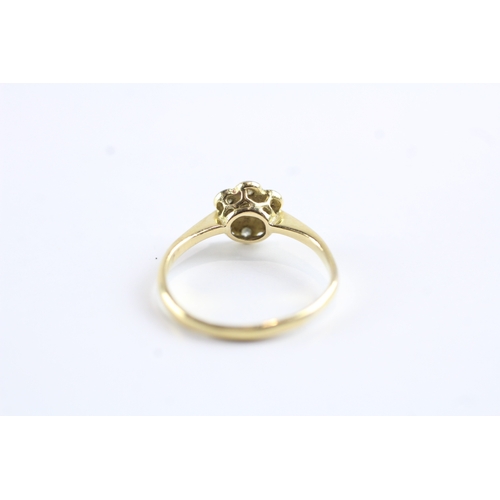 8 - 18ct gold diamond flower flush set ring Size J