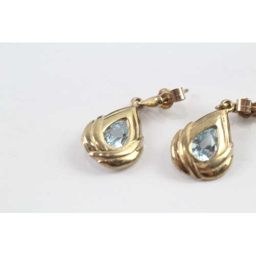 92 - 9ct gold blue gemstone drop earrings w/ posts (3g)