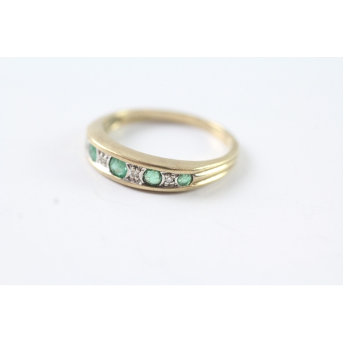 97 - 9ct gold emerald & diamond half eternity ring (2g) Size P