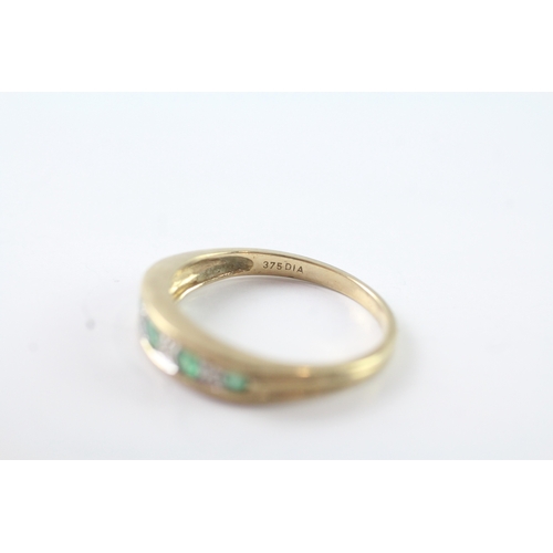 97 - 9ct gold emerald & diamond half eternity ring (2g) Size P