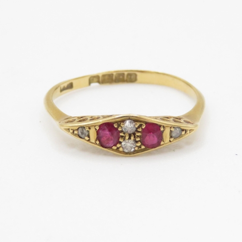 102 - 18ct gold diamond and ruby ring (1.7g) Size O