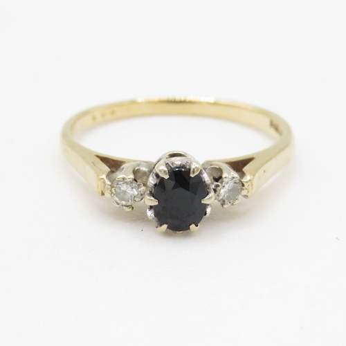 113 - 9ct gold vintage sapphire and diamond trilogy dress ring (1.8g) Size K 1/2