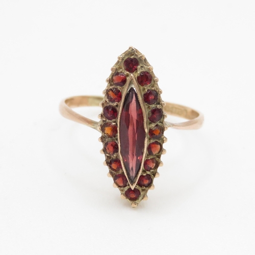 42 - 9ct gold antique garnet dress ring with chester hallmark (1.6g) Size N