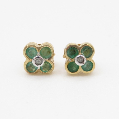 83 - 9ct gold diamond & emerald stud earrings (0.9g)