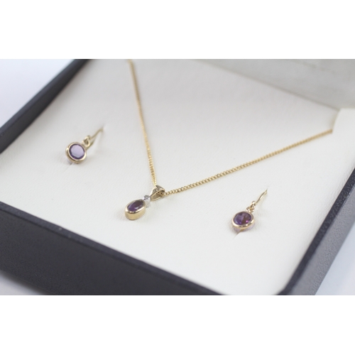 100 - 9ct gold x2 amethyst hook earrings & pendant necklace (2.3g)