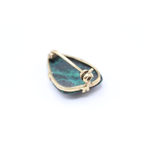 115 - 9ct gold azurite brooch (3g)