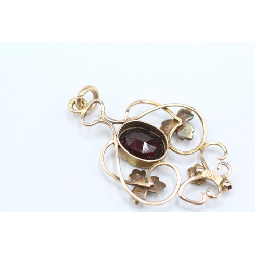 119 - 9ct gold garnet and pearl set pendant, as found (2g)