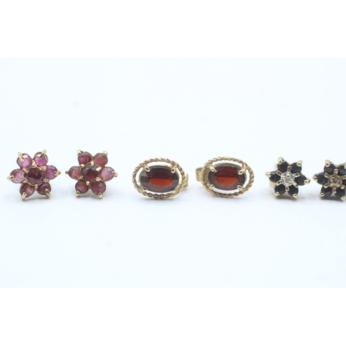 12 - 3x 9ct gold sapphire, garnet & diamond stud earrings (2.2g)