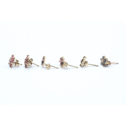 12 - 3x 9ct gold sapphire, garnet & diamond stud earrings (2.2g)