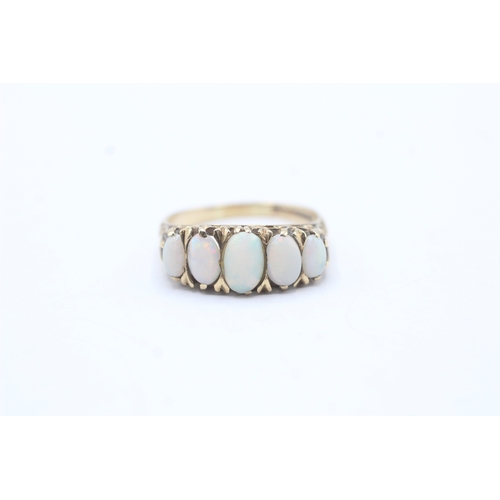 129 - 9ct gold vintage opal five stone ring (3.2g) Size P 1/2