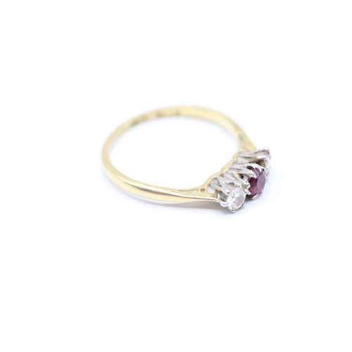 136 - 18ct gold diamond and red gemstone trilogy ring (2.1g) Size M 1/2