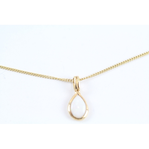 138 - 9ct gold opal pendant necklace (1.4g)