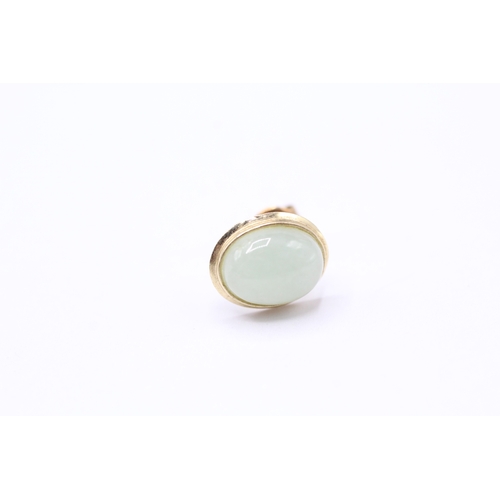 154 - 9ct gold jade stud earrings (1.5g)