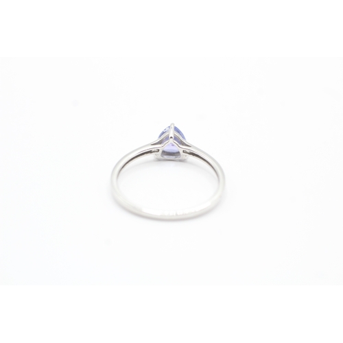 158 - 10ct gold trillion cut blue gemstone solitaire ring (1.7g) Size R 1/2