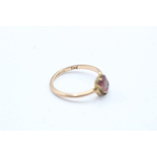 174 - 9ct gold vintage garnet toi et moi ring (1.7g)