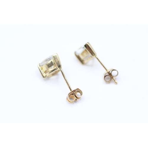 178 - 9ct gold white gemstone stud earrings (1.4g)