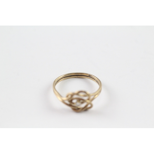 18 - 9ct gold diamond knot design dress ring (1.3g) Size J