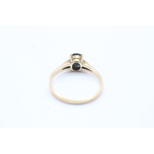 182 - 9ct gold oval cut sapphire solitaire ring (2.1g) Size P