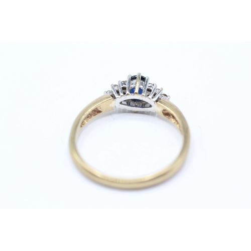 188 - 9ct gold sapphire and diamond framed ring (2.4g) Size O 1/2