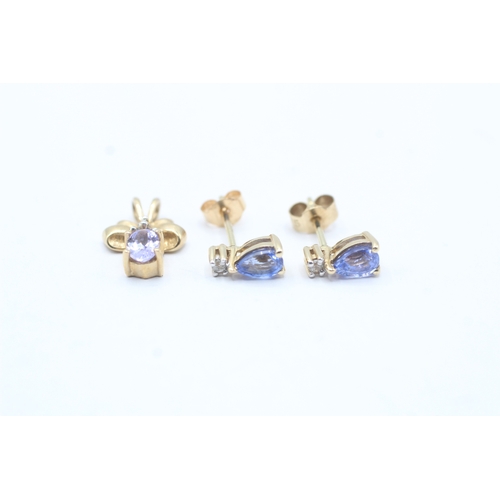 20 - 2x 9ct gold blue gemstone & diamond pendant & earrings (2.4g)