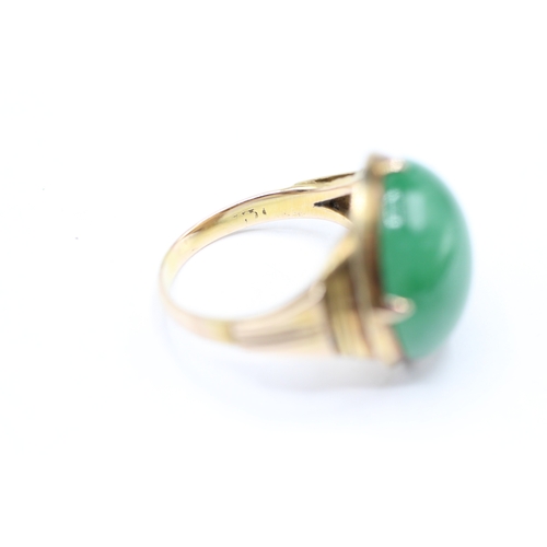 203 - 14ct gold vintage cabochon cut jadeite dress ring (4.6g) Size L