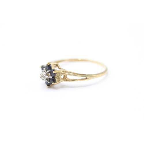 218 - 9ct gold sapphire and diamond posy ring (1.3g) Size N