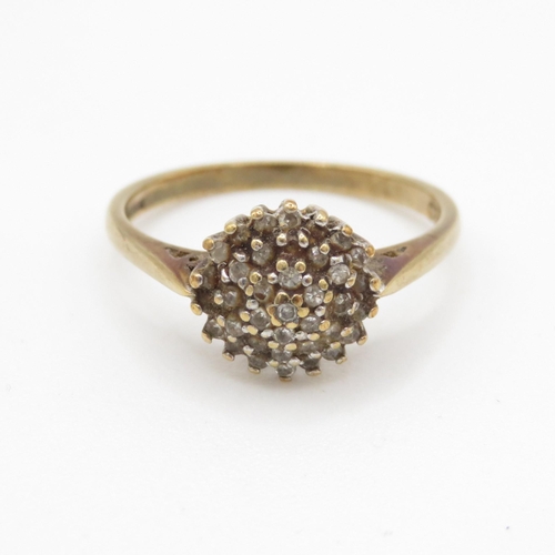 122 - 9ct gold vintage diamond cluster ring (2.3g) Size P