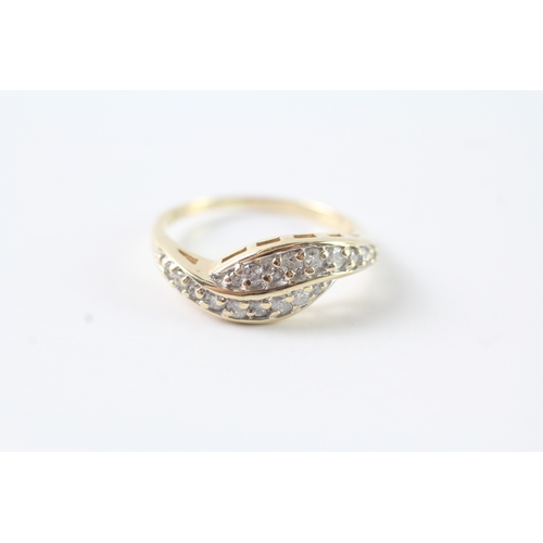 239 - 9ct gold diamond dress ring (2.9g) Size P