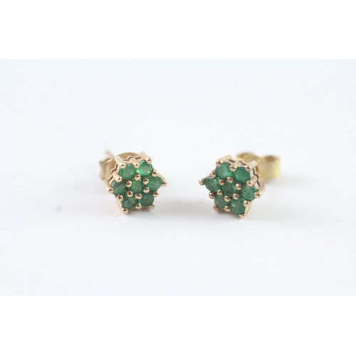 241 - 9ct gold emerald cluster stud earrings (1.5g)