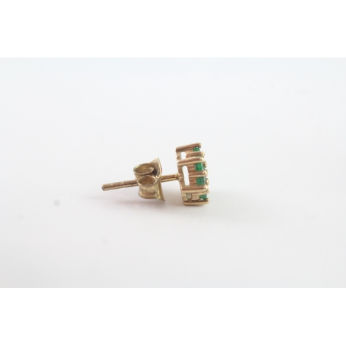 241 - 9ct gold emerald cluster stud earrings (1.5g)