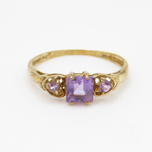 9ct gold amethyst trilogy ring (1.1g) Size O