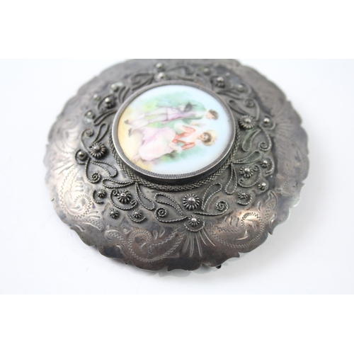 279 - Antique Silver Brooch w/ Painted Porcelain Centre, Filigree Detail 38g