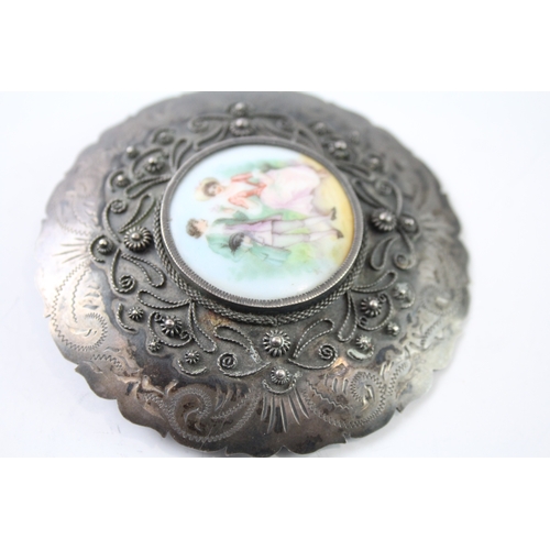 279 - Antique Silver Brooch w/ Painted Porcelain Centre, Filigree Detail 38g