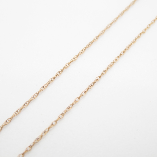 5 - 9ct Gold and Shell Necklace 2.5g