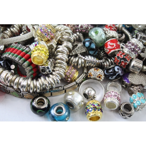 309 - Assortment of Fashion Jewellery inc. Charms, Bracelets, Necklaces 1043g