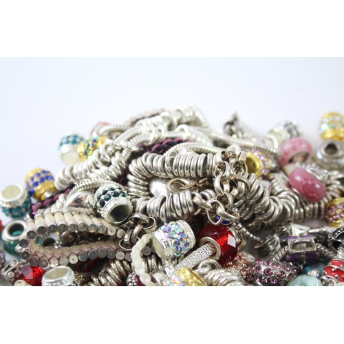 309 - Assortment of Fashion Jewellery inc. Charms, Bracelets, Necklaces 1043g