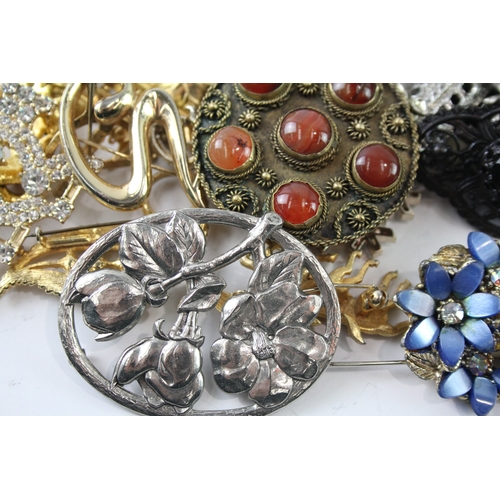 311 - Assortment of Costume Brooches inc. Gemstone, Rhinestone, Studio 515g