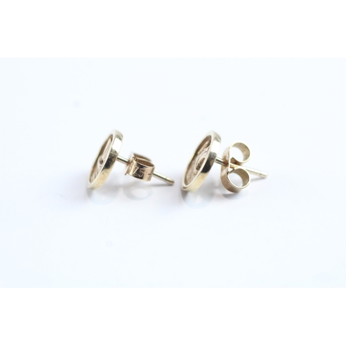 36 - 9ct gold ship design stud earrings (1.2g)