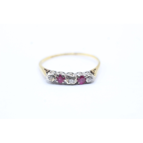 40 - 18ct gold diamond and ruby row set ring (2.2g) - as seen - misshapen Size U