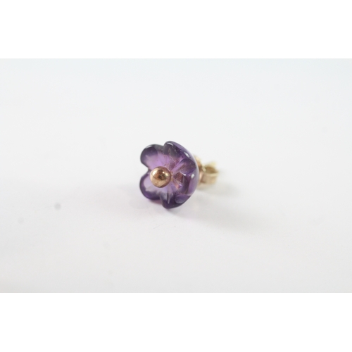 70 - 9ct gold carved amethyst floral stud earrings (1.3g)