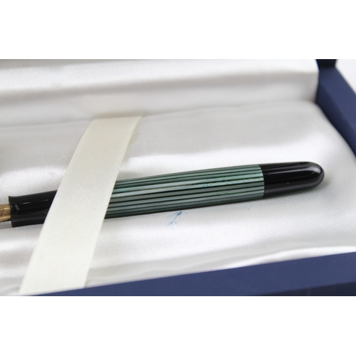 490 - Pelikan 120 Green & Black Fountain Pen w/ 14ct Gold Nib WRITING Boxed