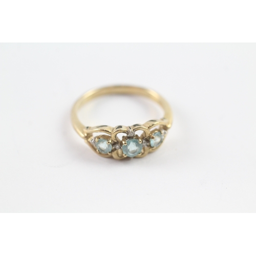 8 - 9ct gold blue & white gemstone dress ring (2g) Size K