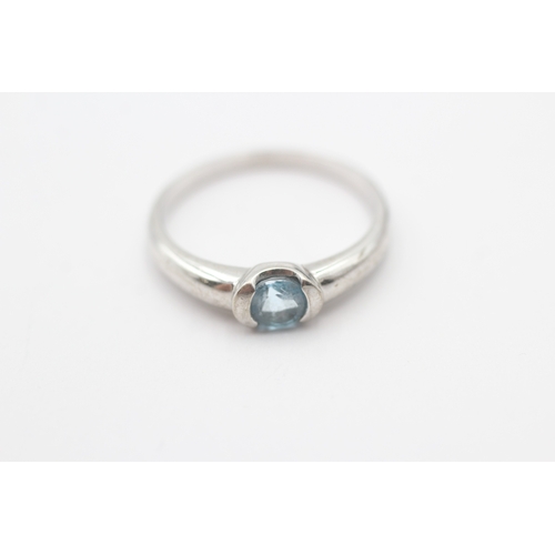 90 - 9ct gold blue gemstone solitaire ring (3.3g) Size Q