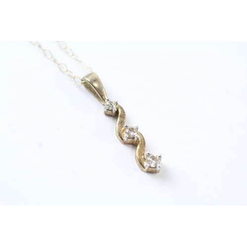 93 - 9ct gold diamond trilogy drop pendant necklace (1.3g)