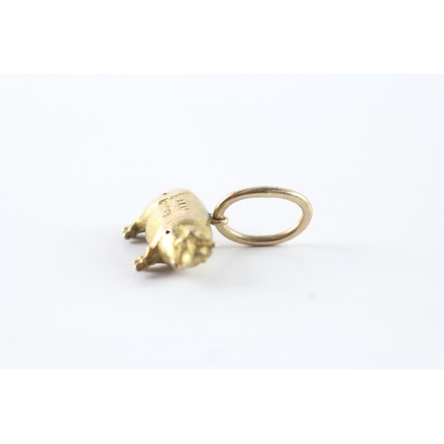 67 - 9ct gold pig charm (1.1g)