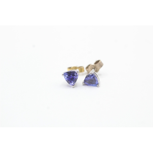 71 - 9ct gold trillion cut blue gemstone stud earrings (1.2g)