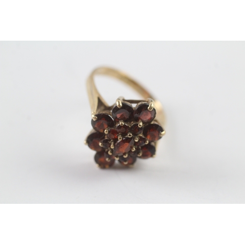 9 - 9ct gold garnet cluster cocktail ring (3.7g) Size M 1/2